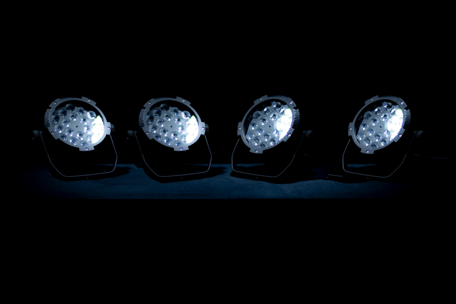 Zwei LED PAR Scheinwerfer